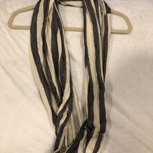 Infinity scarf